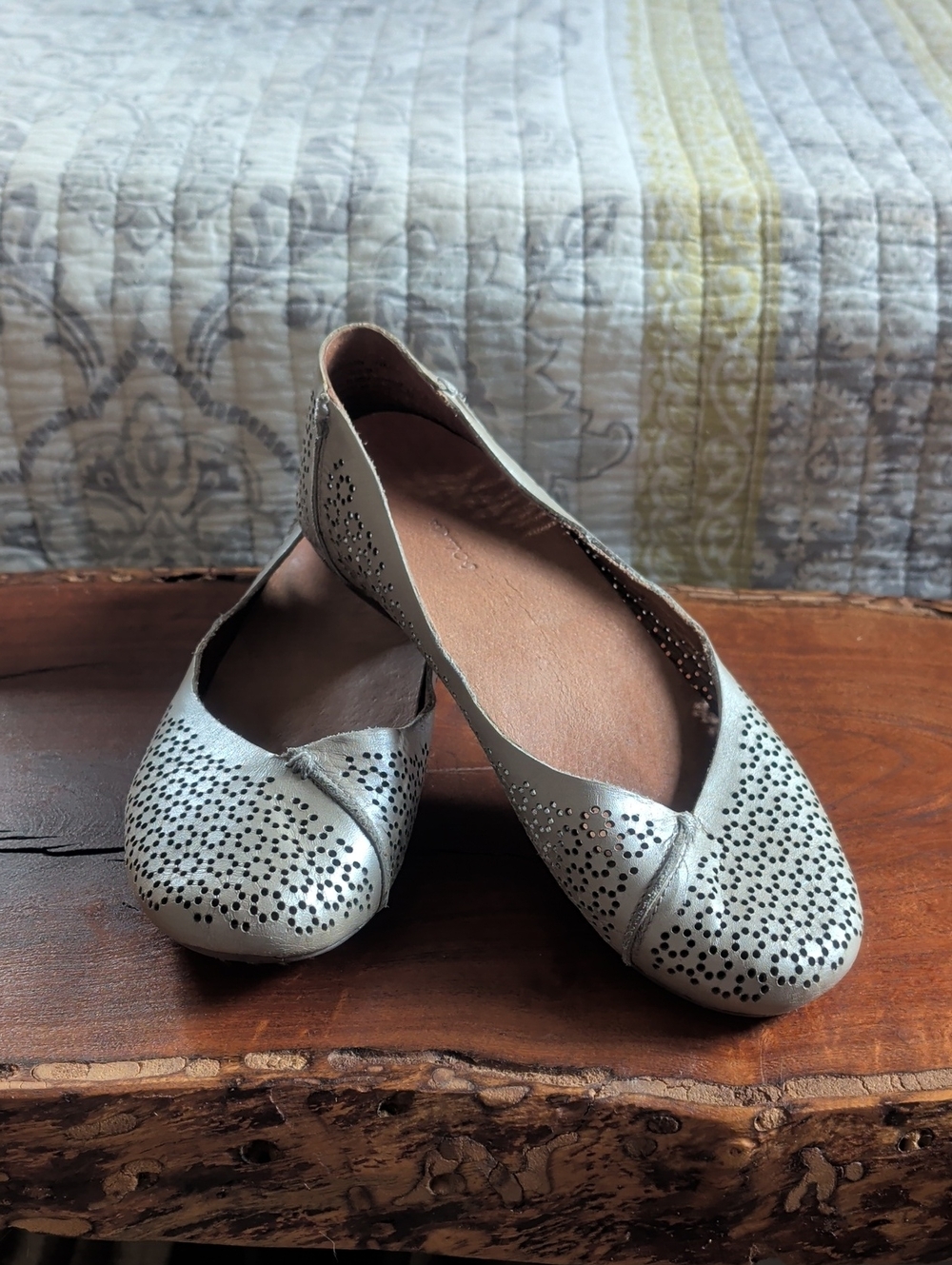 Olukai 8.5 Women's Silver Perforated Ballet Flats